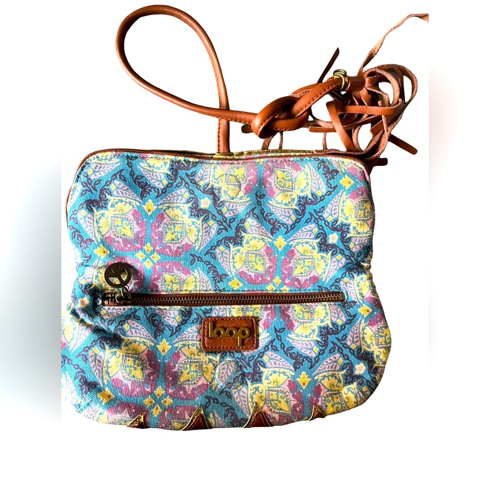 Gorgeous Loop purse- magnetic closure